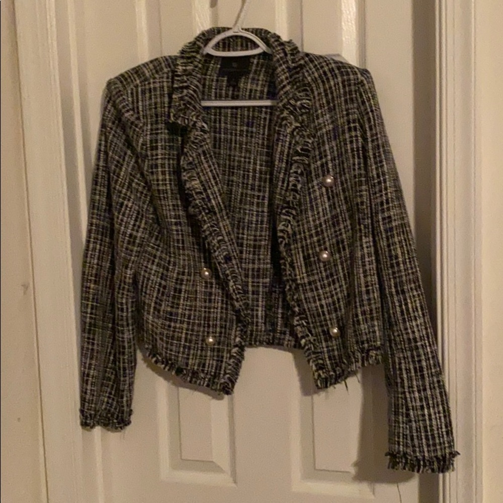 Cropped tweed blazer